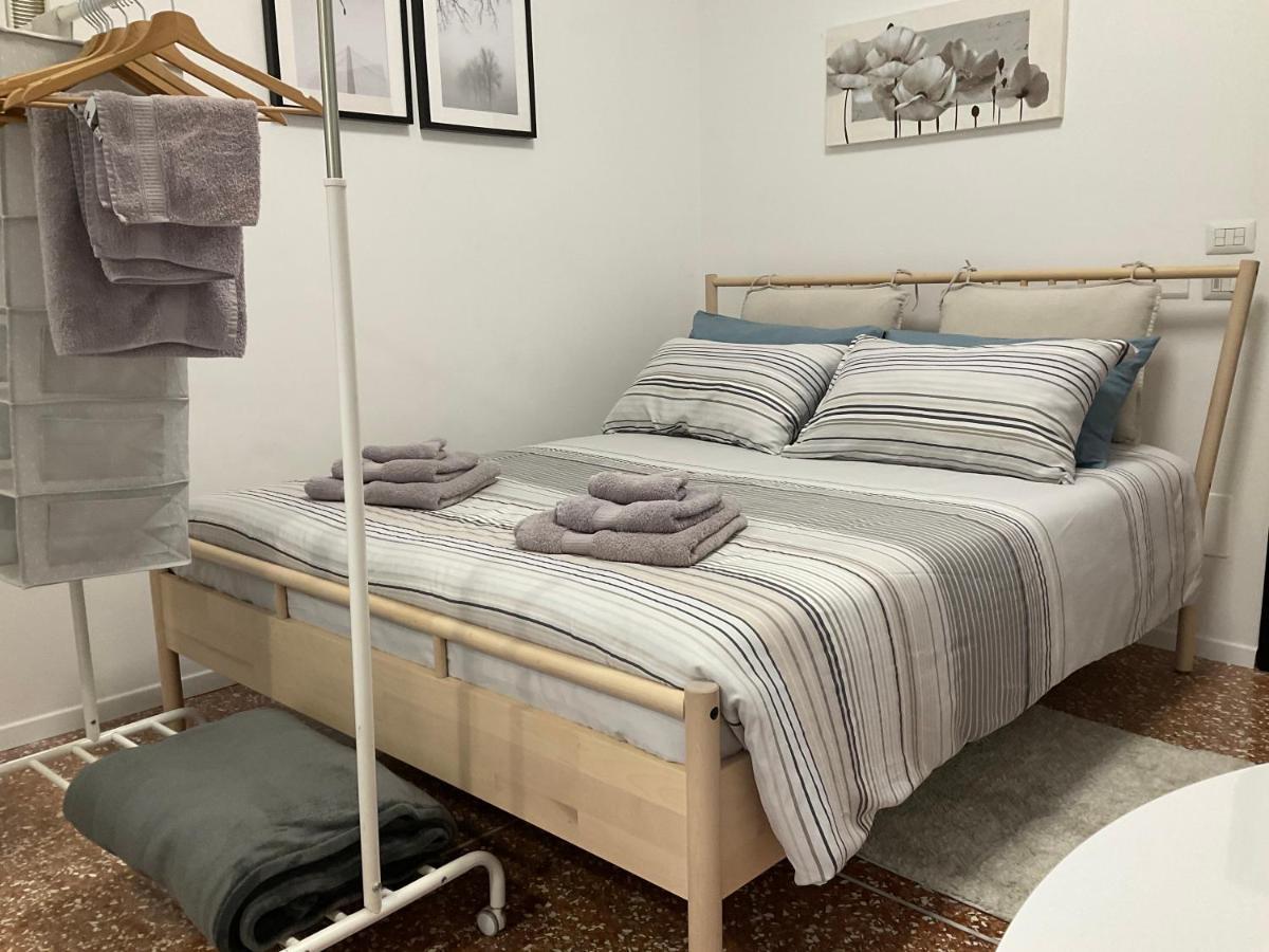 Studio 25 Apartment - Near Metro M3 ミラノ エクステリア 写真