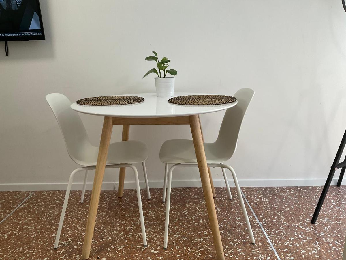 Studio 25 Apartment - Near Metro M3 ミラノ エクステリア 写真
