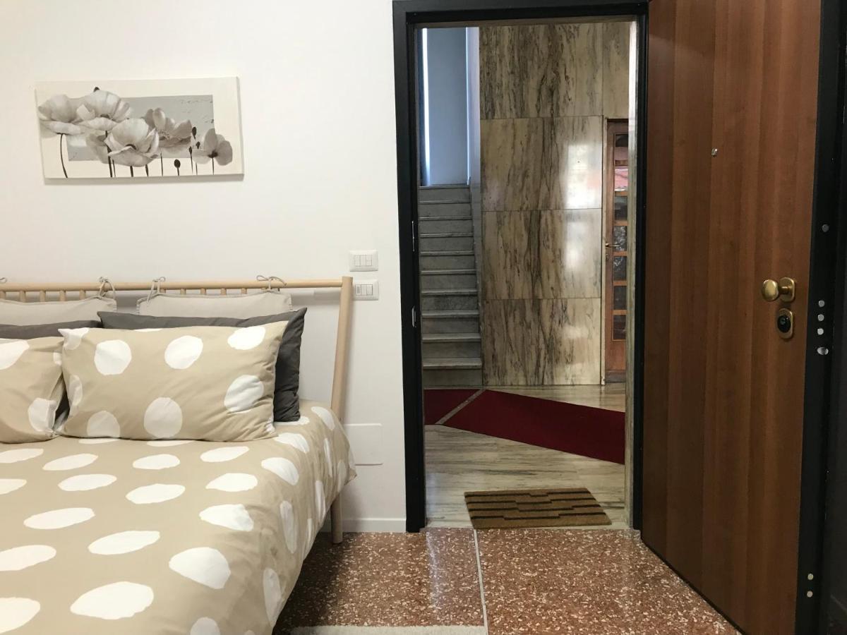 Studio 25 Apartment - Near Metro M3 ミラノ エクステリア 写真